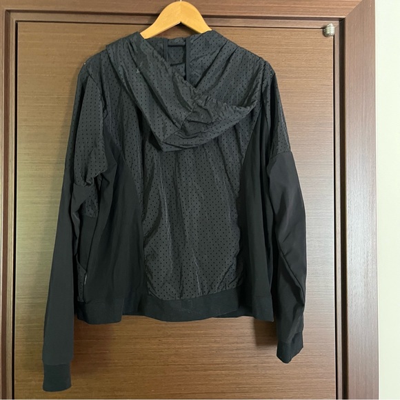 Forever 21+ Mesh Panel Hooded Zip-Up Windbreaker Jacket - Picture 2 of 7